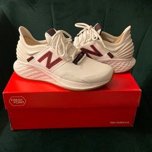 New Balance Fresh Foam Roav women’s size 8 wide white/navy/red Brand New